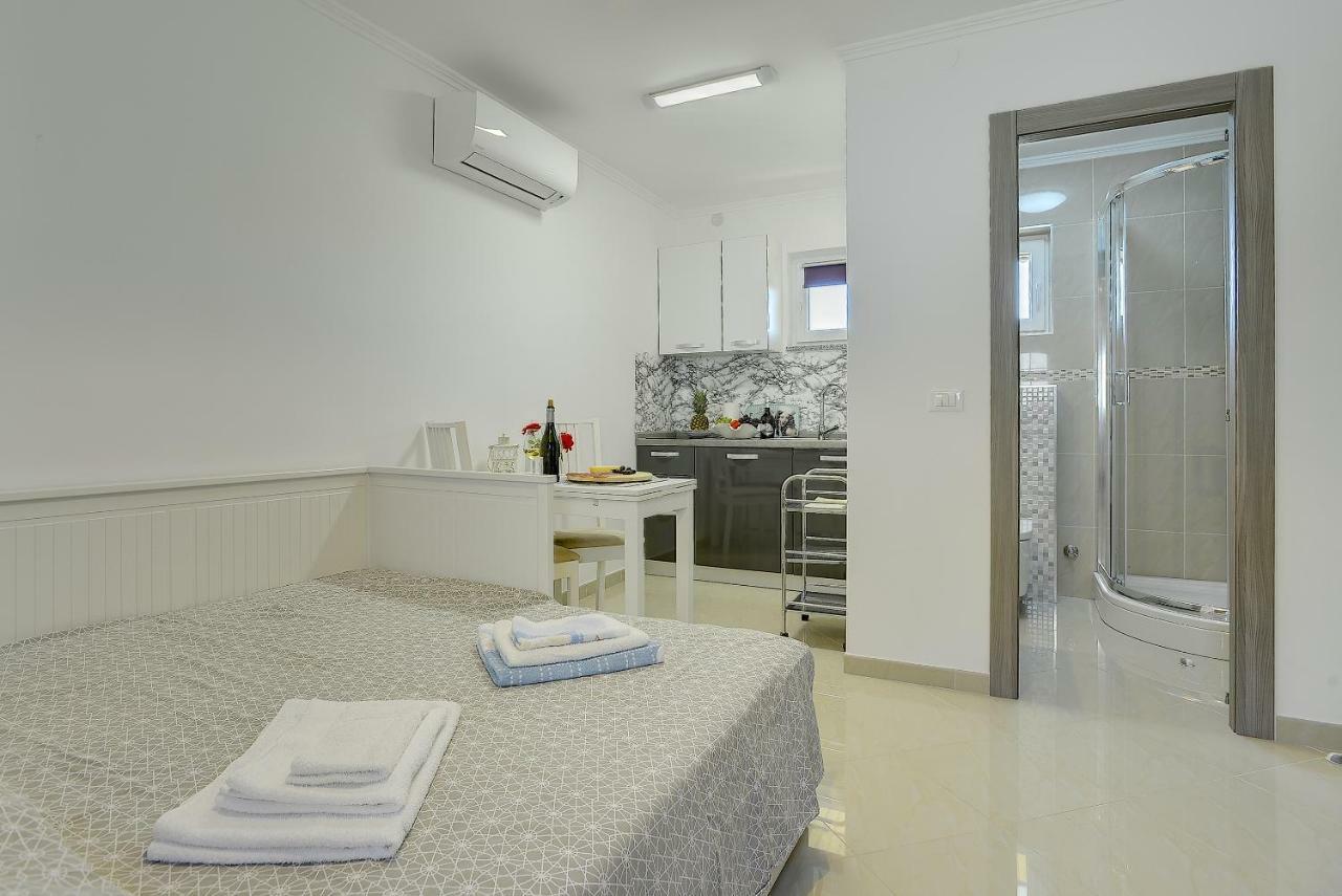 Diegos Apartments Pula Exterior photo